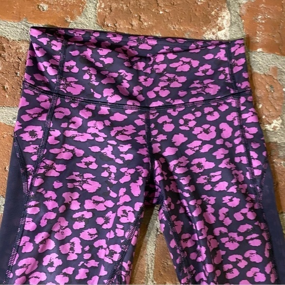 Lululemon Drop it Like it's Hot size 2 leggings purple black mesh - Picture 4 of 11